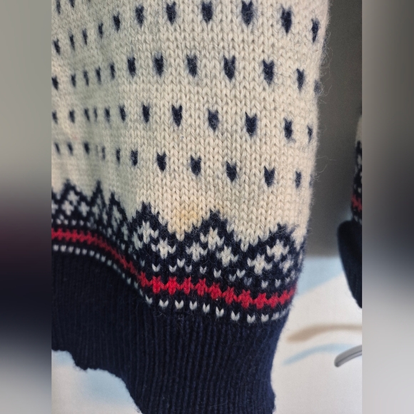 Dale of Norway Navy and White Wool Cardigan - Picture 4 of 5